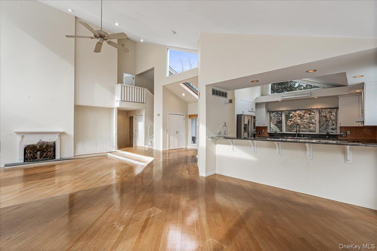 Westhampton, NY 11977