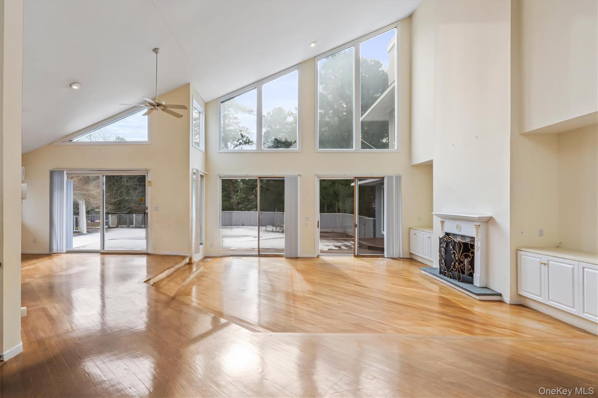 Westhampton, NY 11977