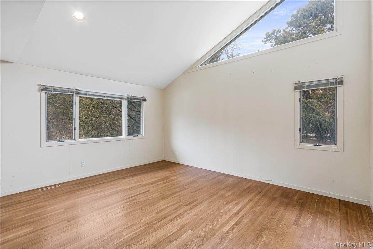 Westhampton, NY 11977