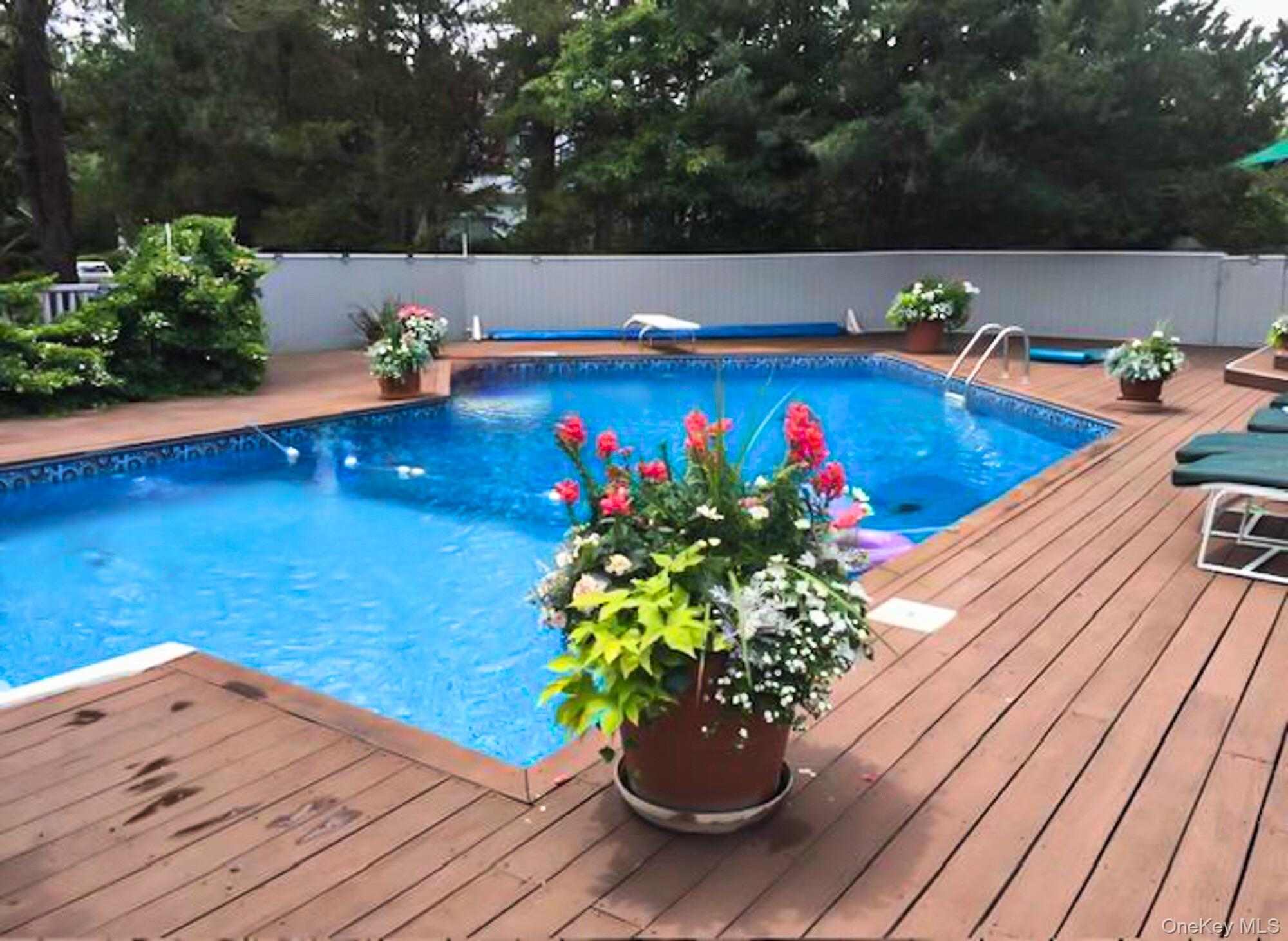 Westhampton, NY 11977