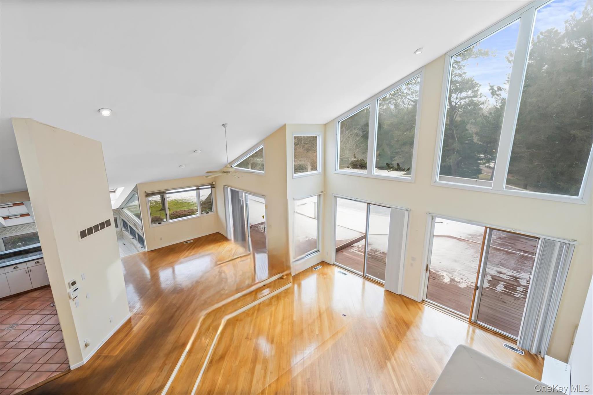 Westhampton, NY 11977