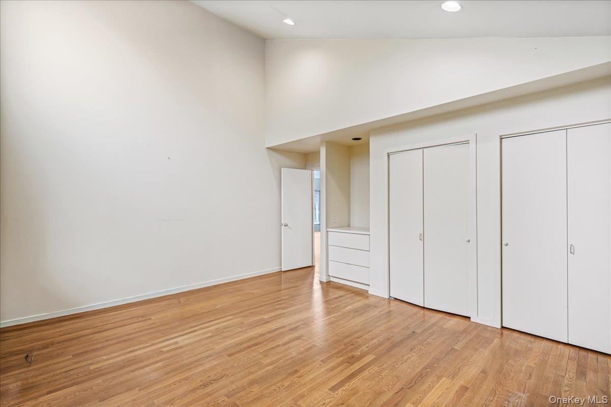 Westhampton, NY 11977