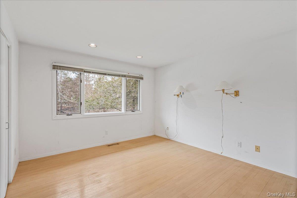 Westhampton, NY 11977