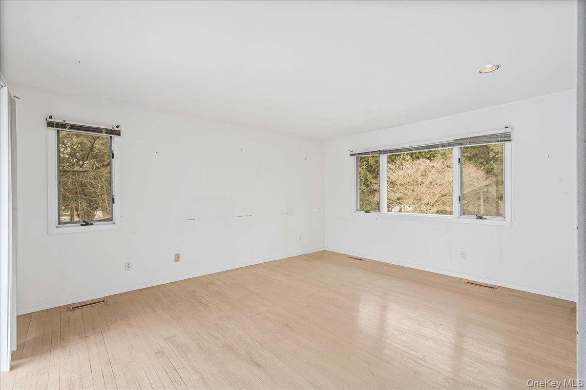 Westhampton, NY 11977