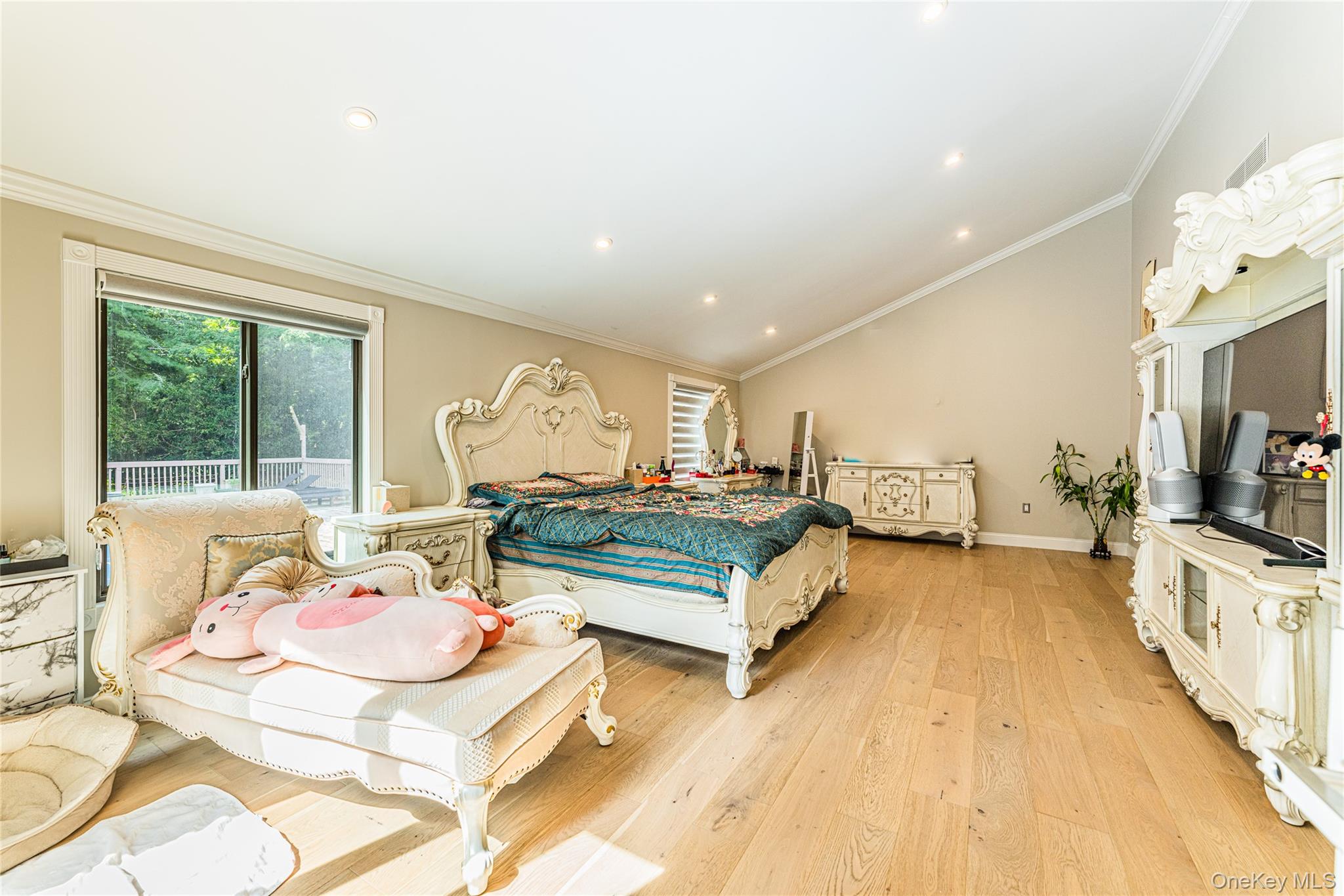 2 Summerwind Drive, Glen Head, NY 11545