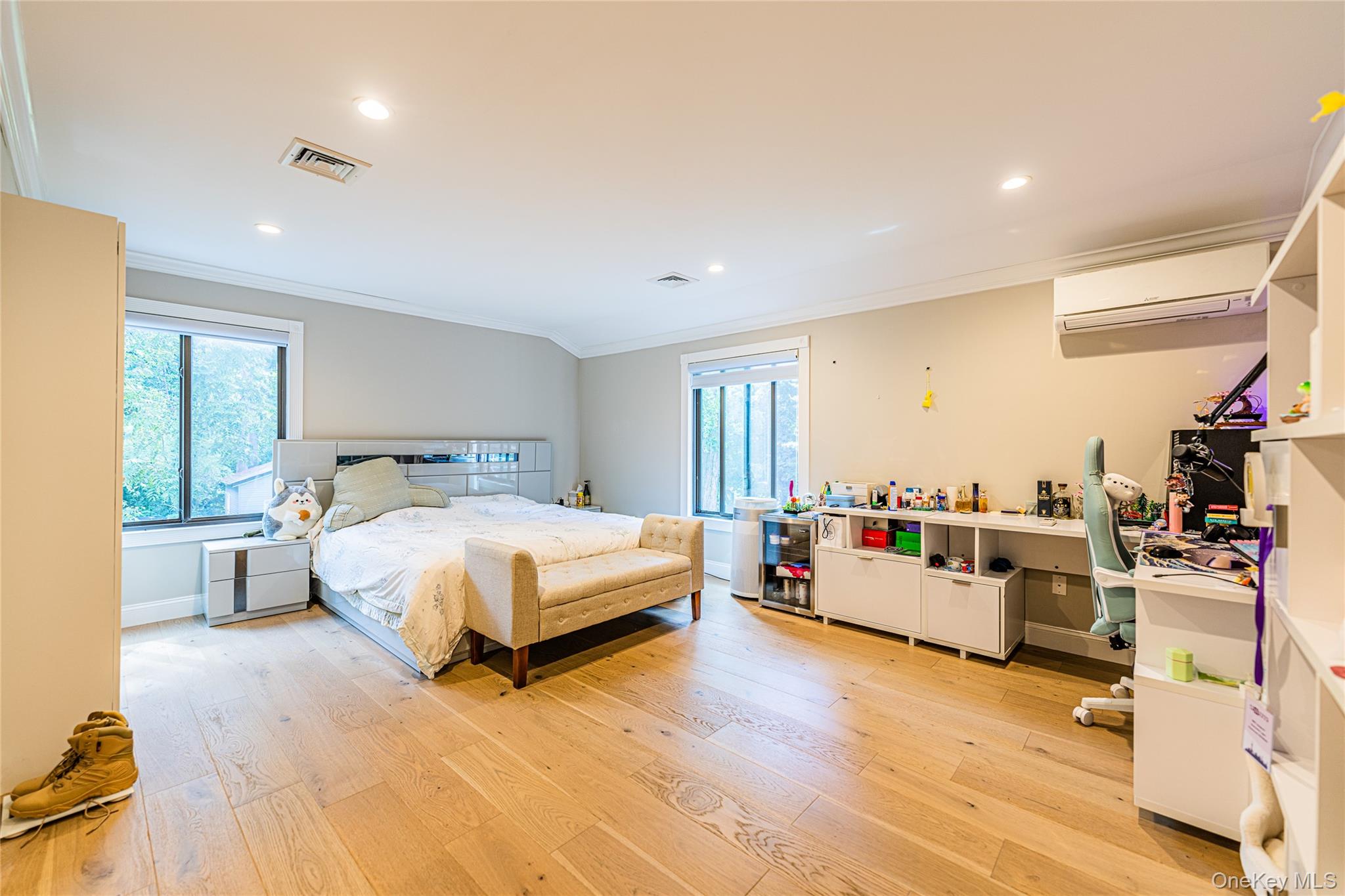 2 Summerwind Drive, Glen Head, NY 11545