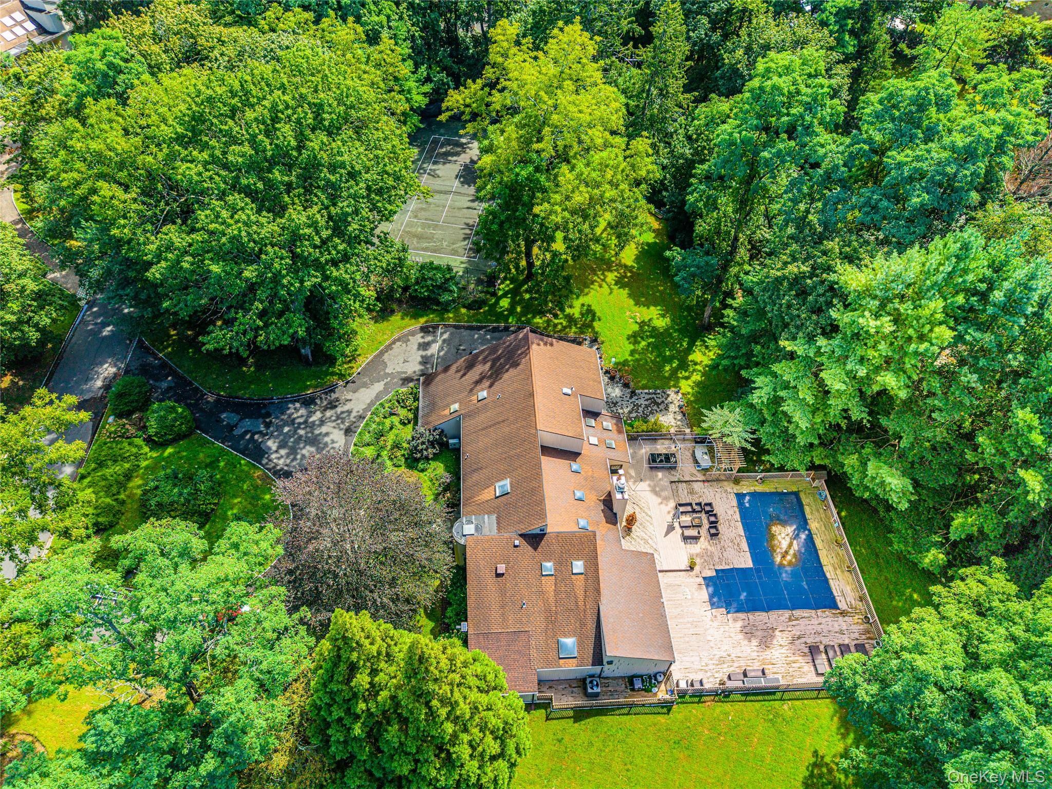 2 Summerwind Drive, Glen Head, NY 11545