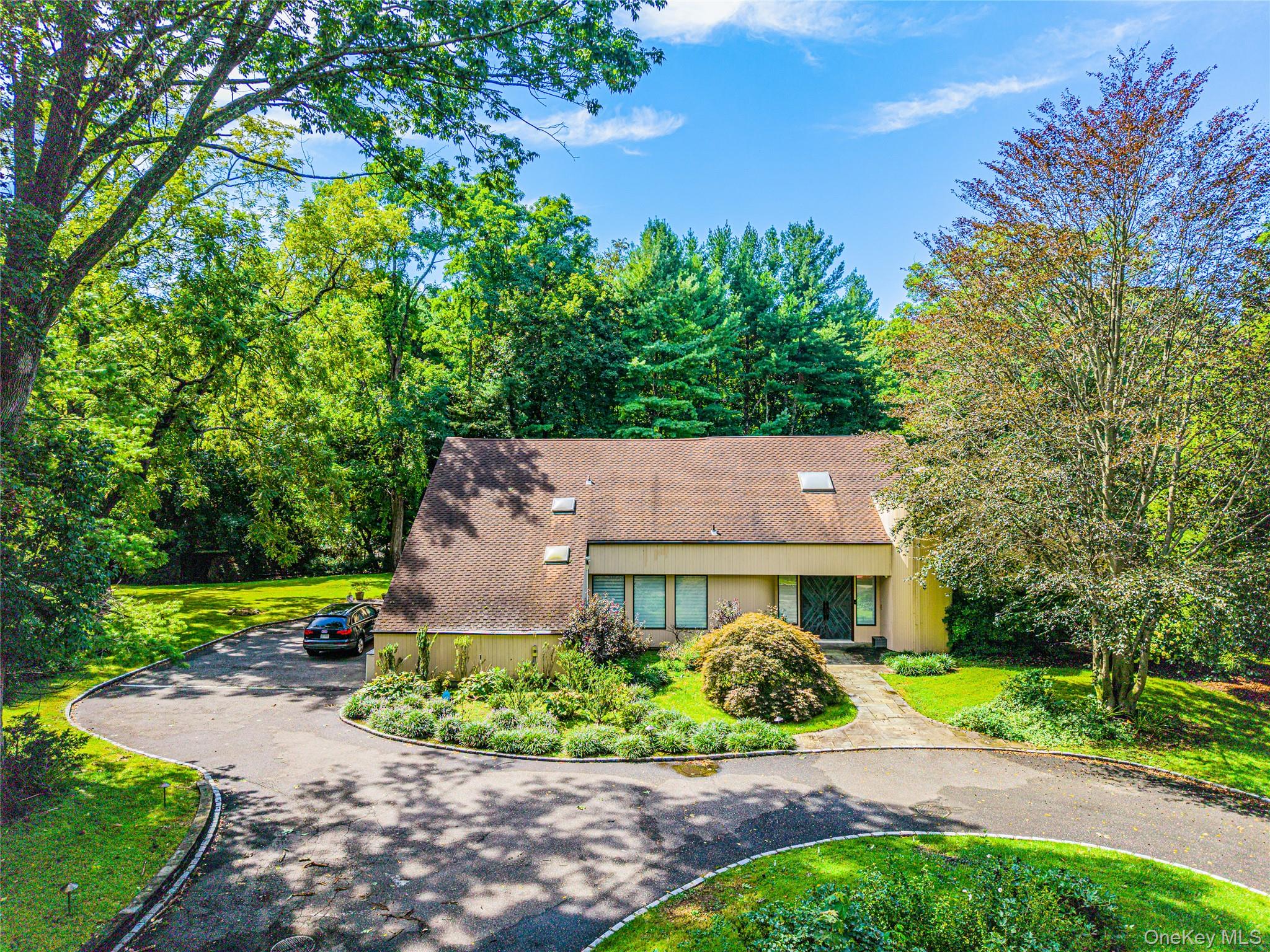 2 Summerwind Drive, Glen Head, NY 11545