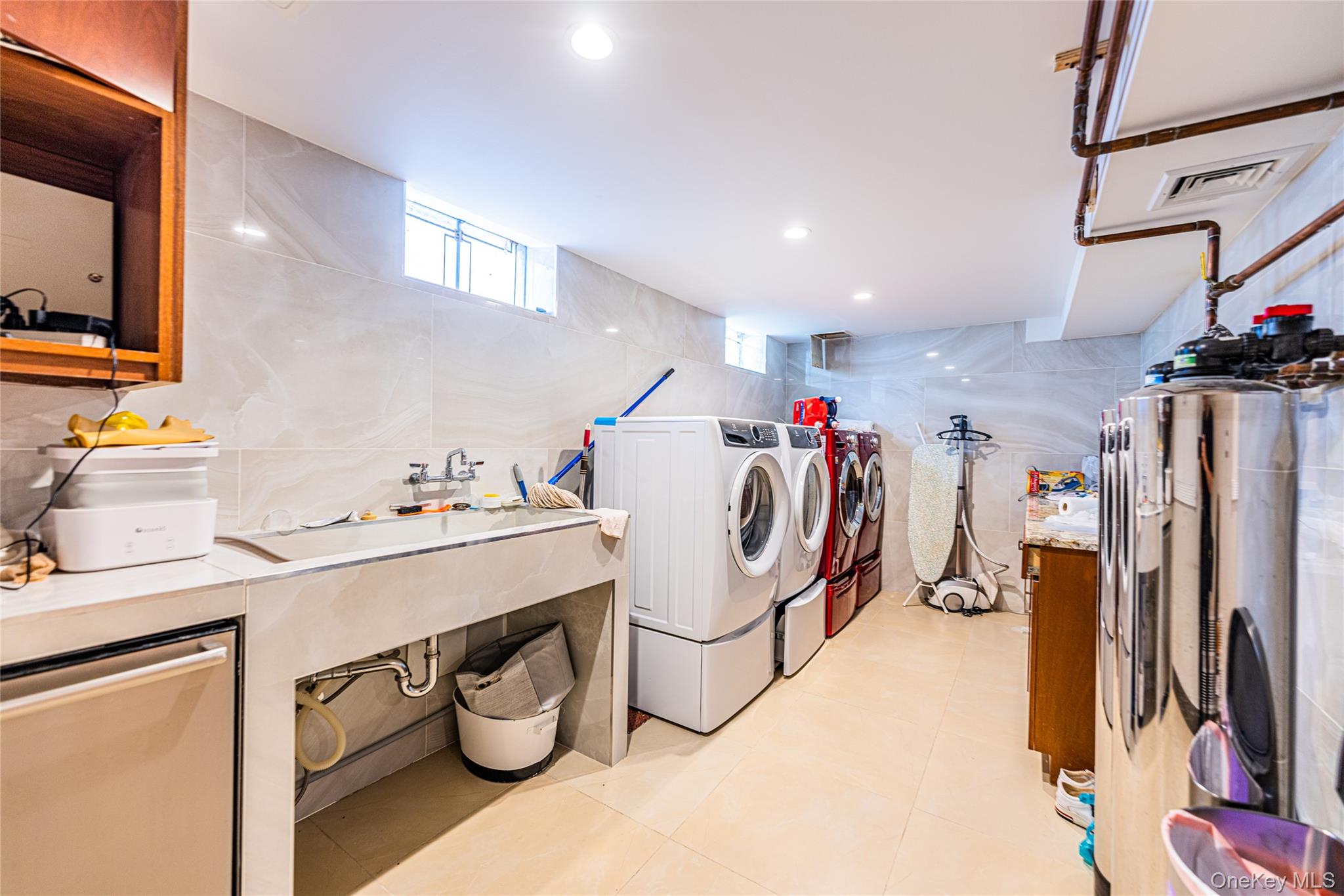 2 Summerwind Drive, Glen Head, NY 11545