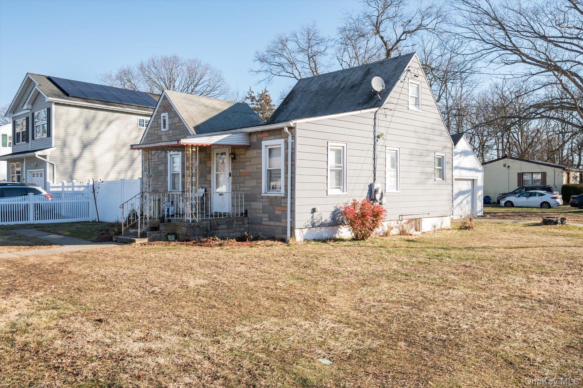 283 Washington Avenue, Amityville, NY 11701