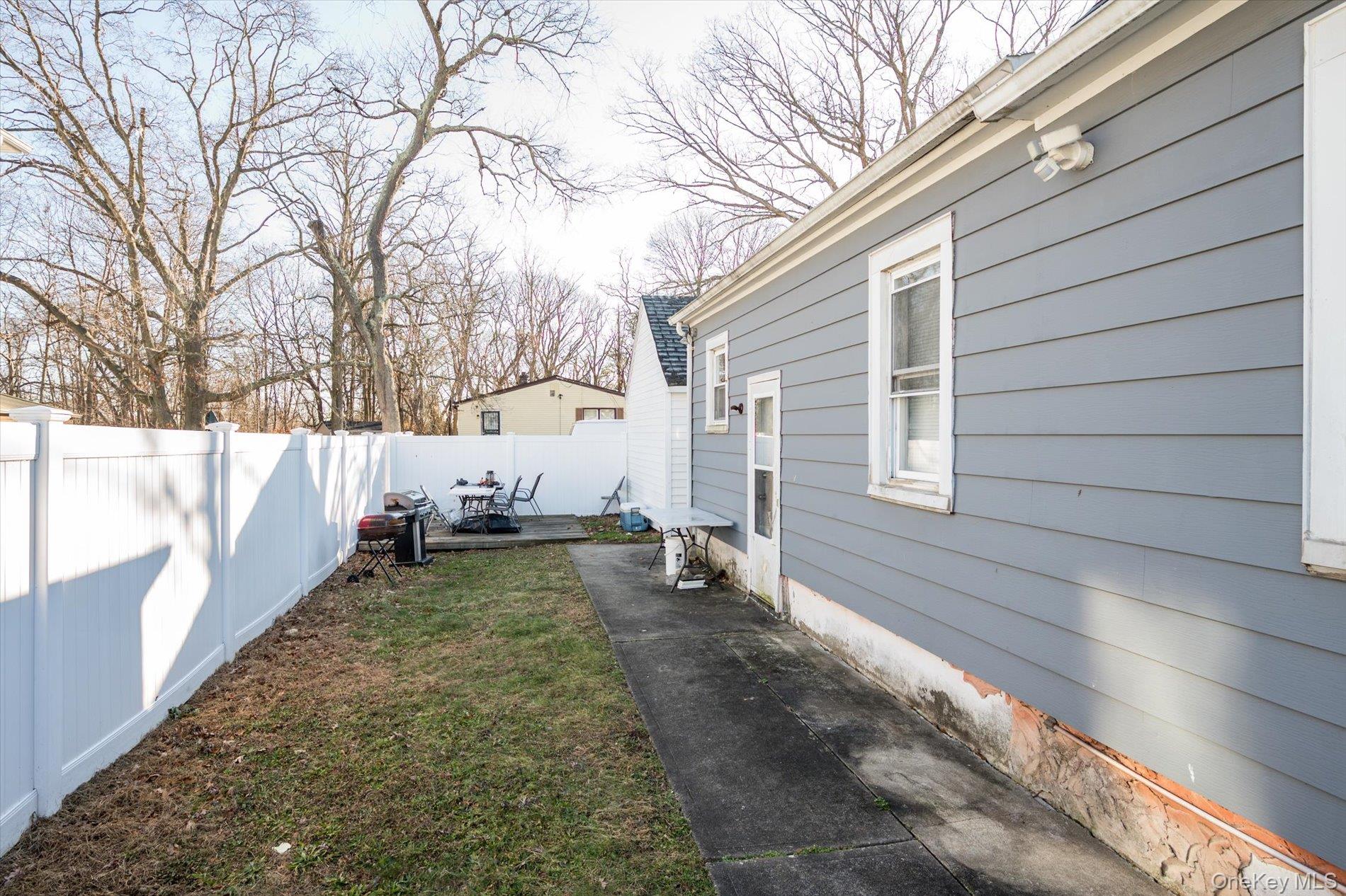 283 Washington Avenue, Amityville, NY 11701