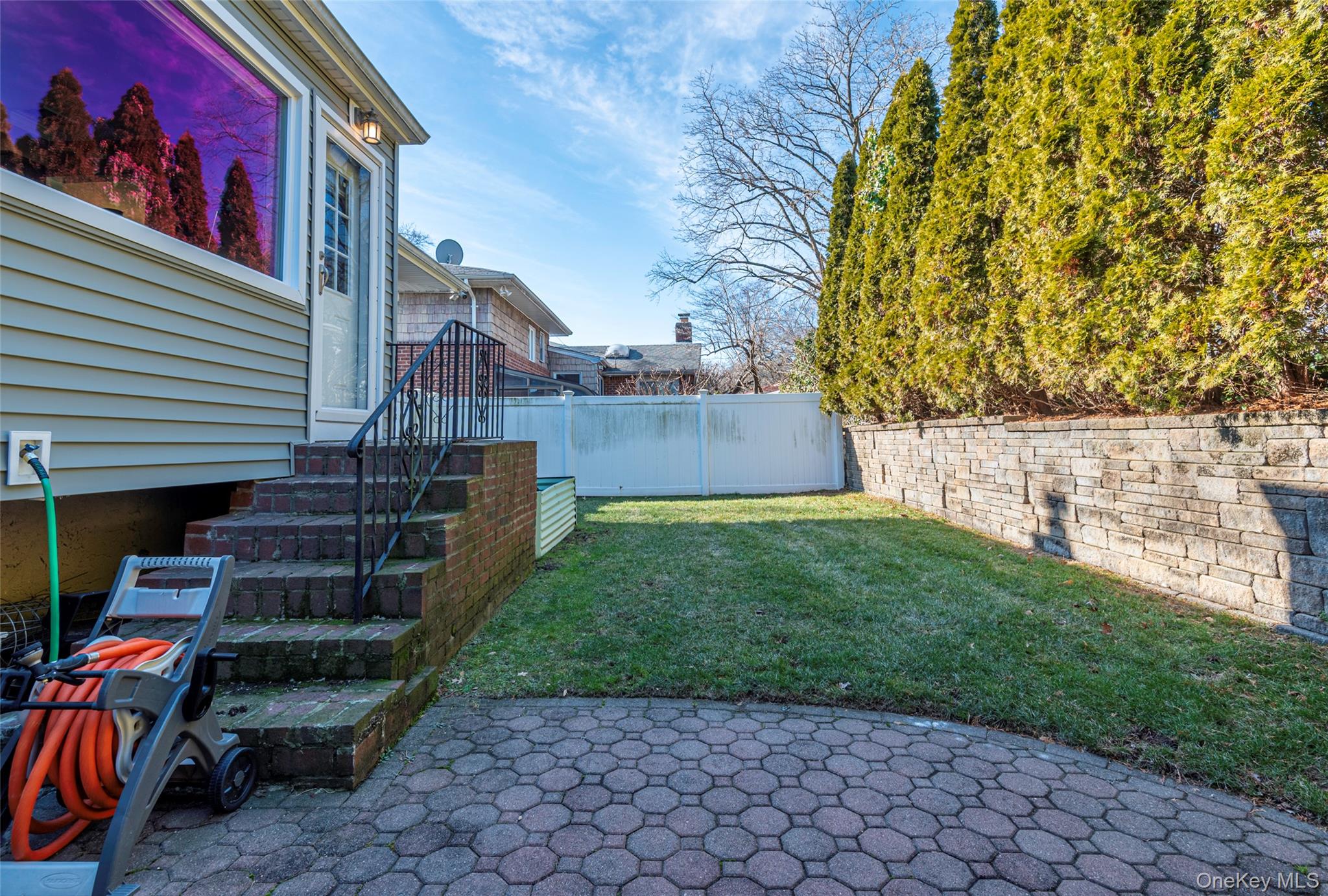 97 Gilmar Lane, Roslyn Heights, NY 11577