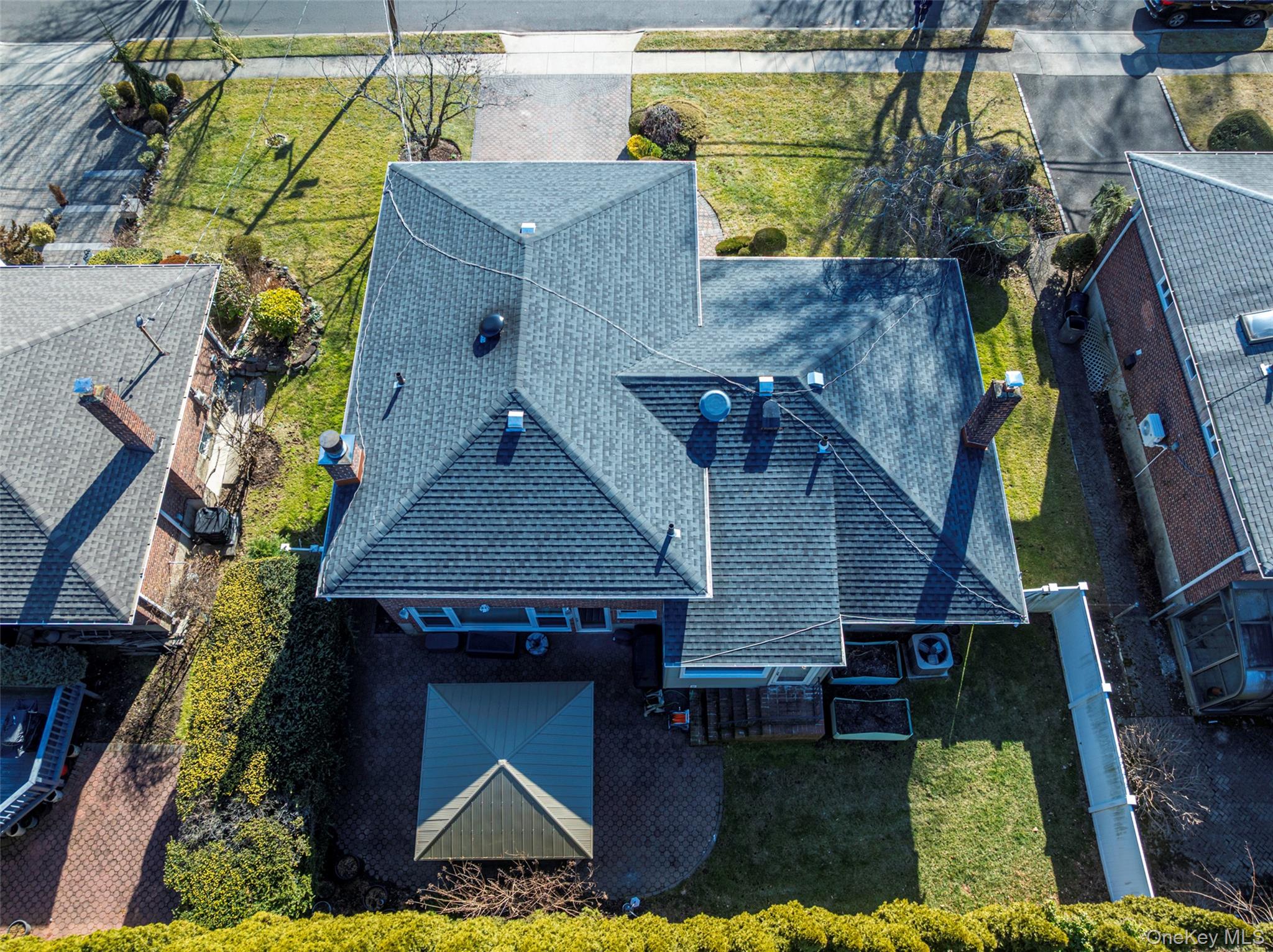 97 Gilmar Lane, Roslyn Heights, NY 11577