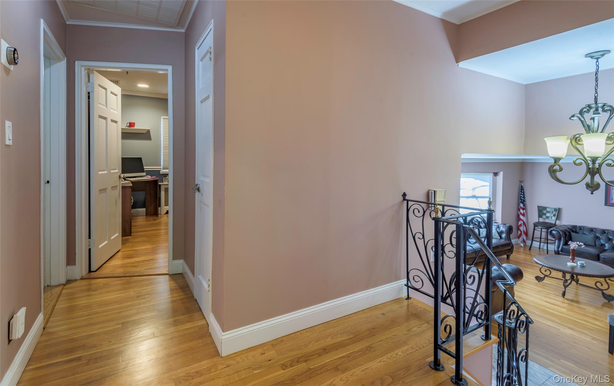 97 Gilmar Lane, Roslyn Heights, NY 11577