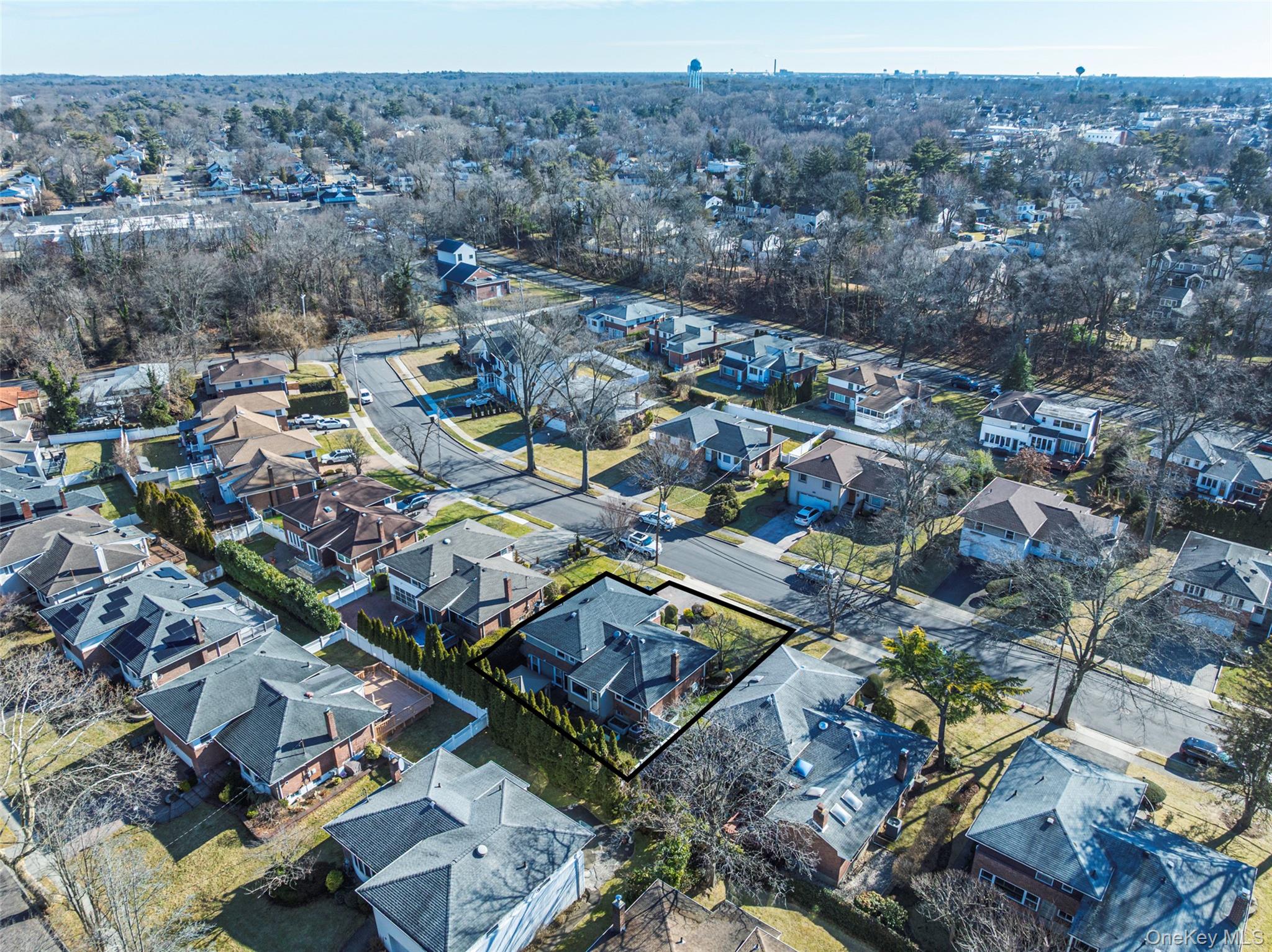 97 Gilmar Lane, Roslyn Heights, NY 11577