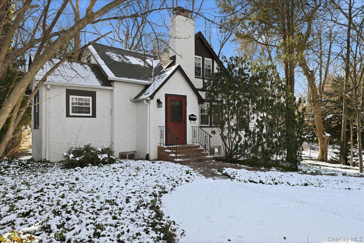 11 Muriel Road, Port Washington, NY 11050