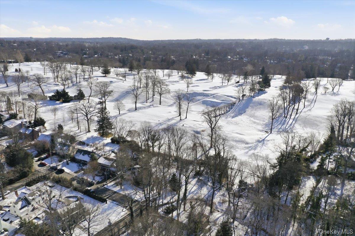 11 Muriel Road, Port Washington, NY 11050