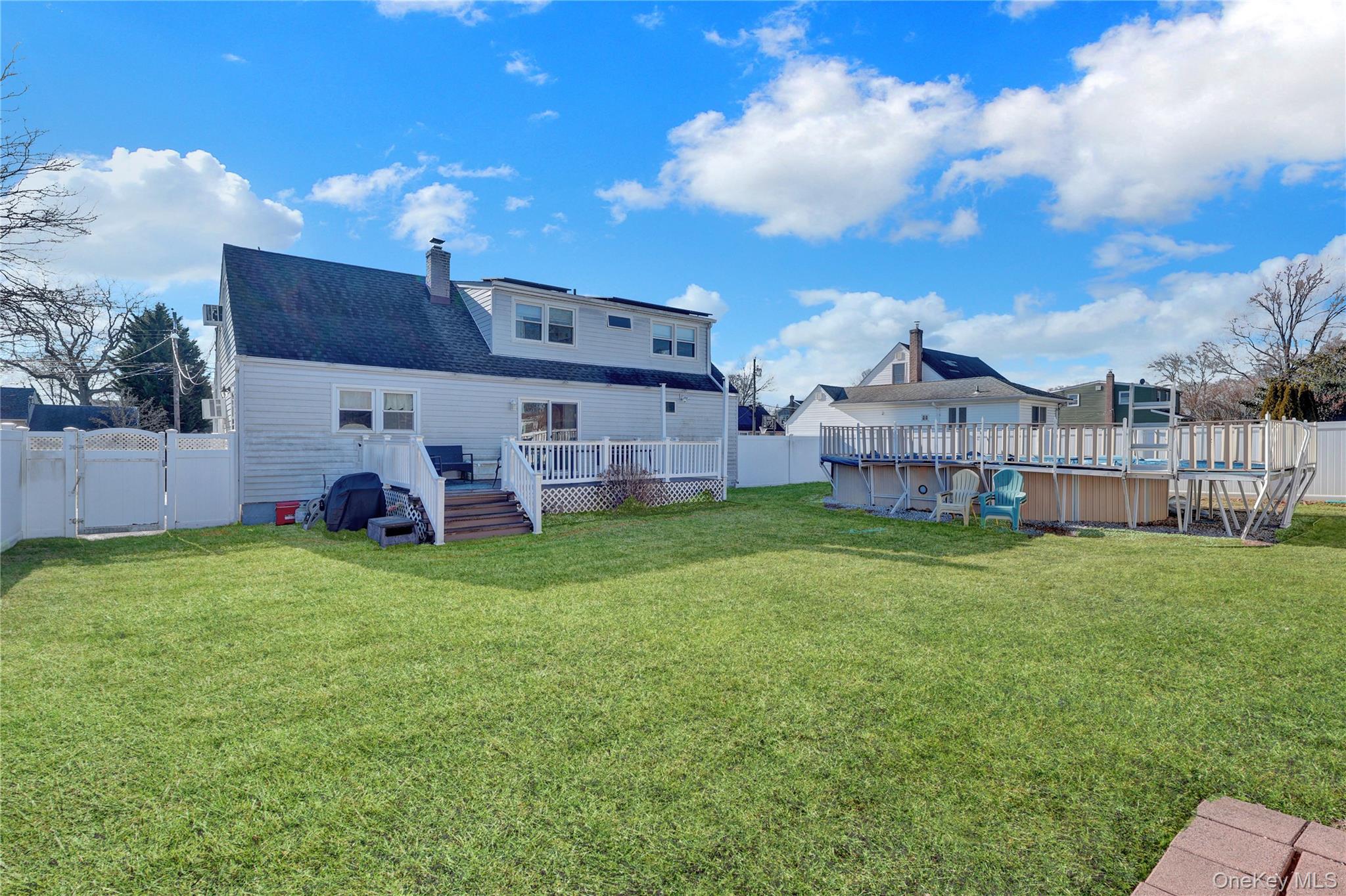 233 Sears Road, West Islip, NY 11795