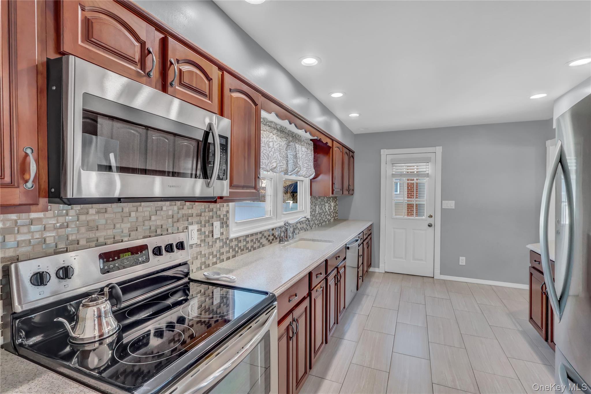 233 Sears Road, West Islip, NY 11795