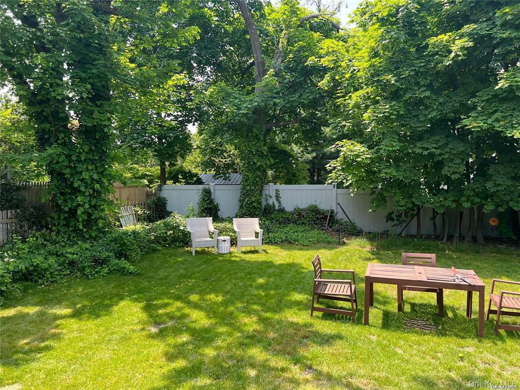 58 Floyd Place, East Norwich, NY 11732