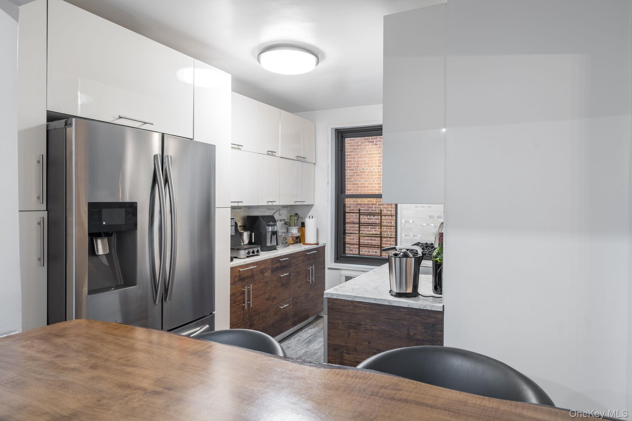 84-01 Main Street # 527, Briarwood, NY 11435