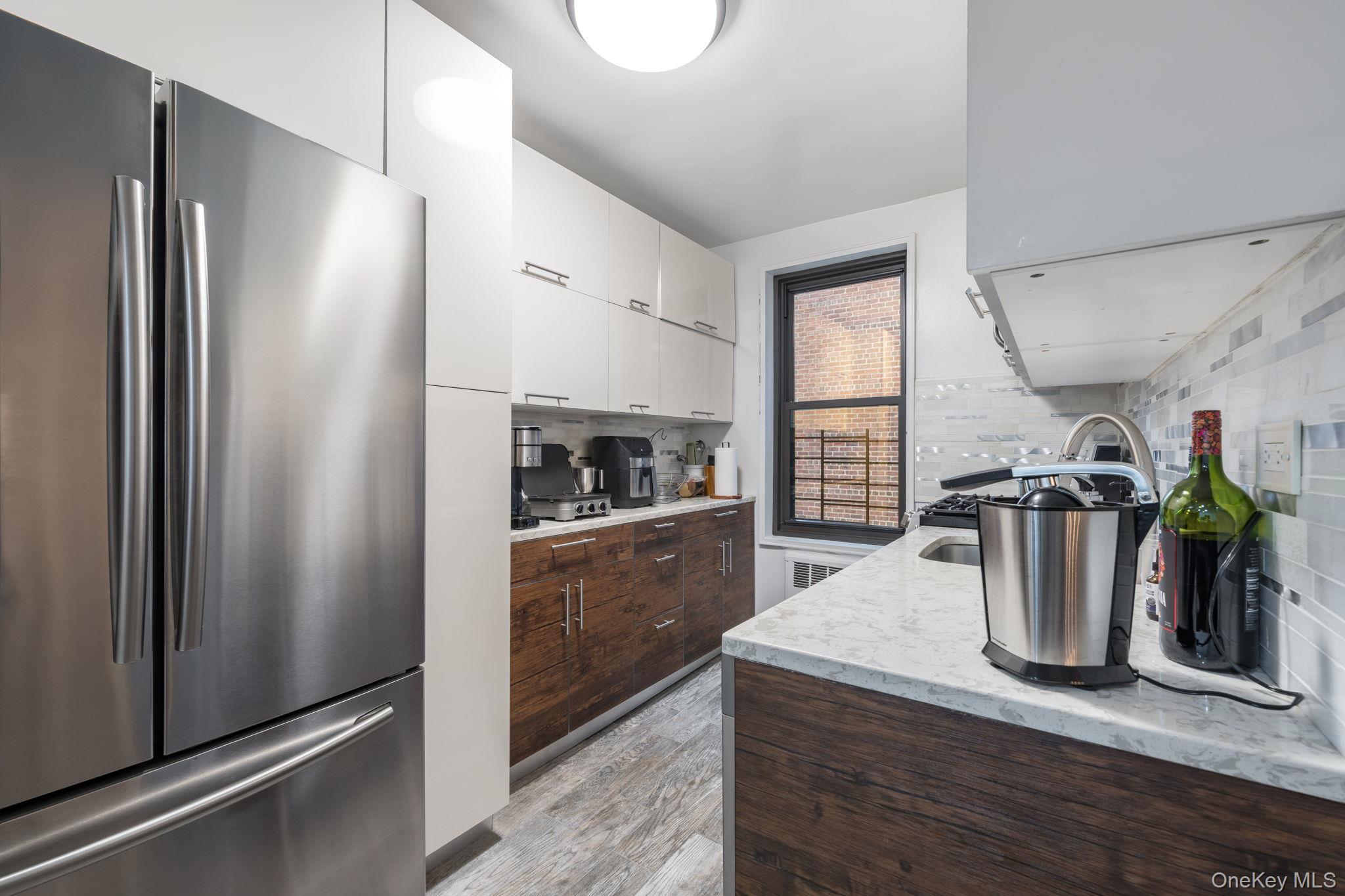 84-01 Main Street # 527, Briarwood, NY 11435