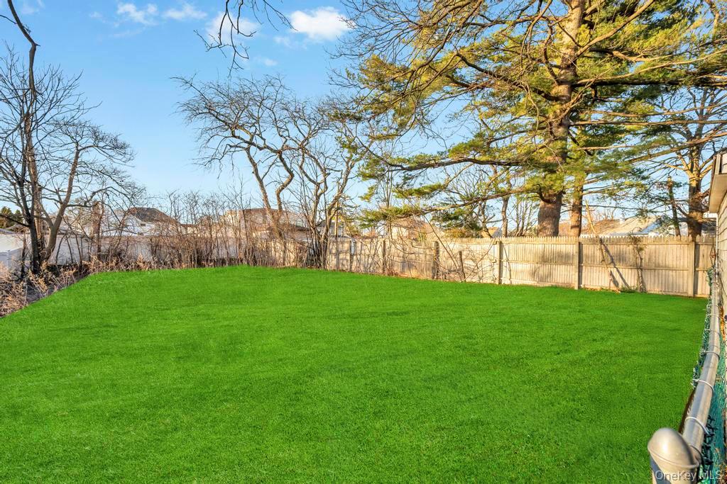 622 Wyngate Drive E, Valley Stream, NY 11580