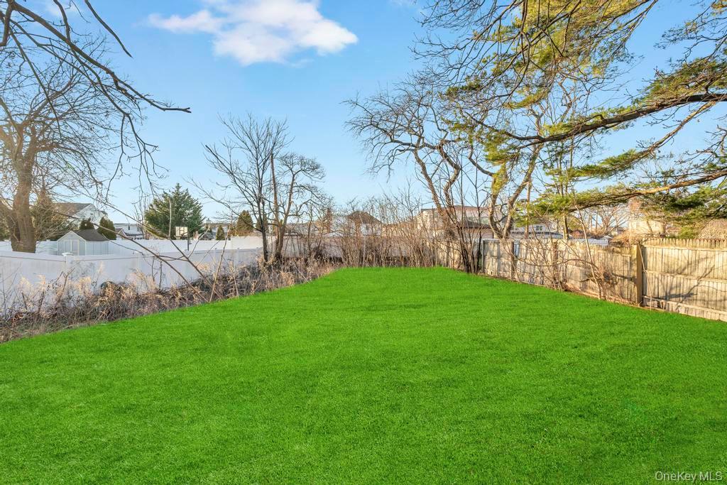 622 Wyngate Drive E, Valley Stream, NY 11580