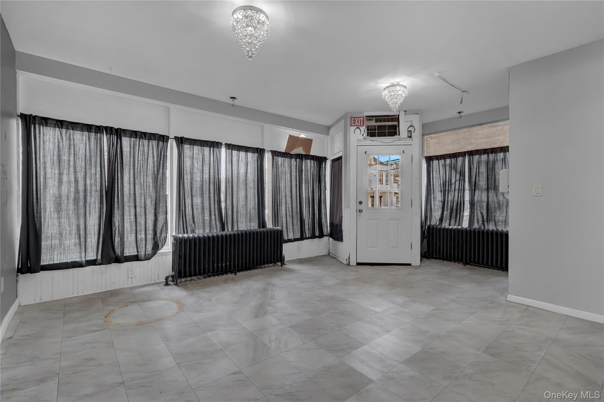 13 Carpenter Street, Glen Cove, NY 11542