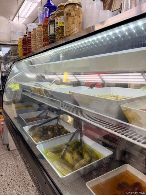 160 Jericho Turnpike, Mineola, NY 11501