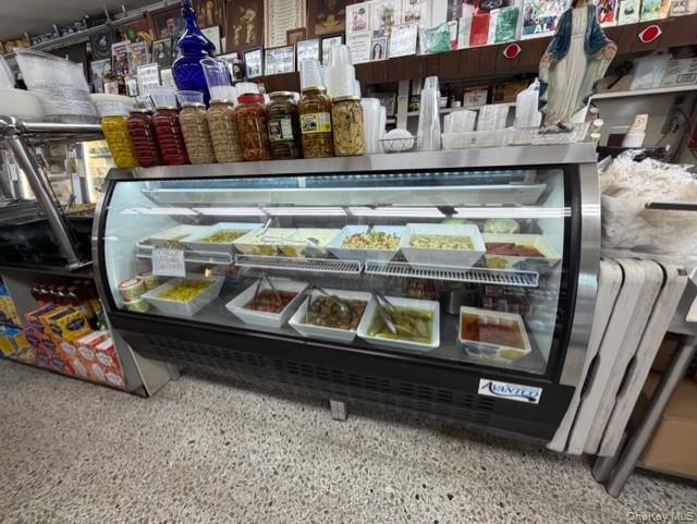 160 Jericho Turnpike, Mineola, NY 11501