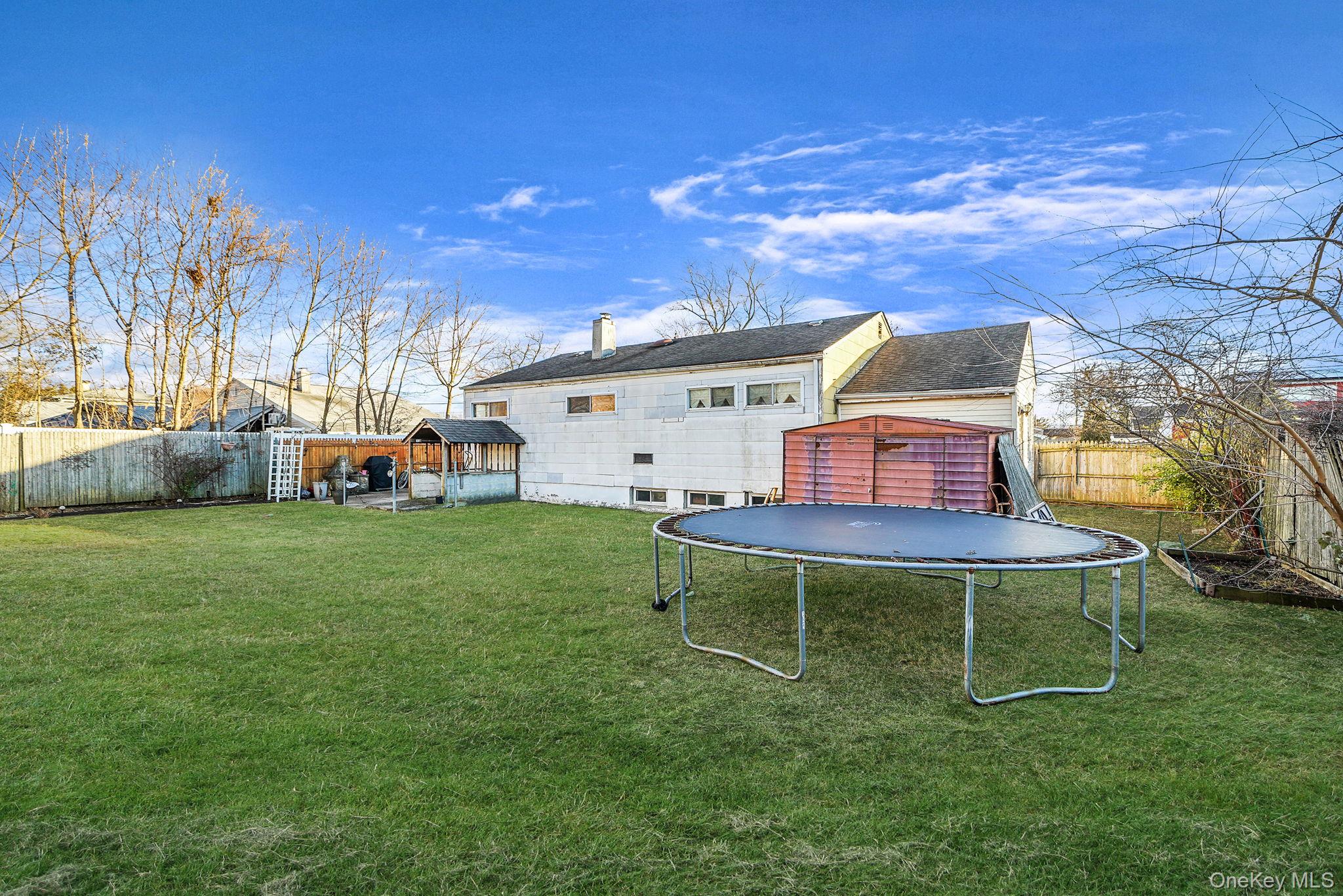 13 Hewes Street, Brentwood, NY 11717