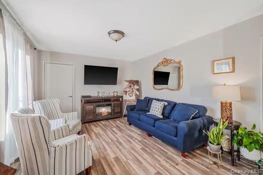 13 Hewes Street, Brentwood, NY 11717