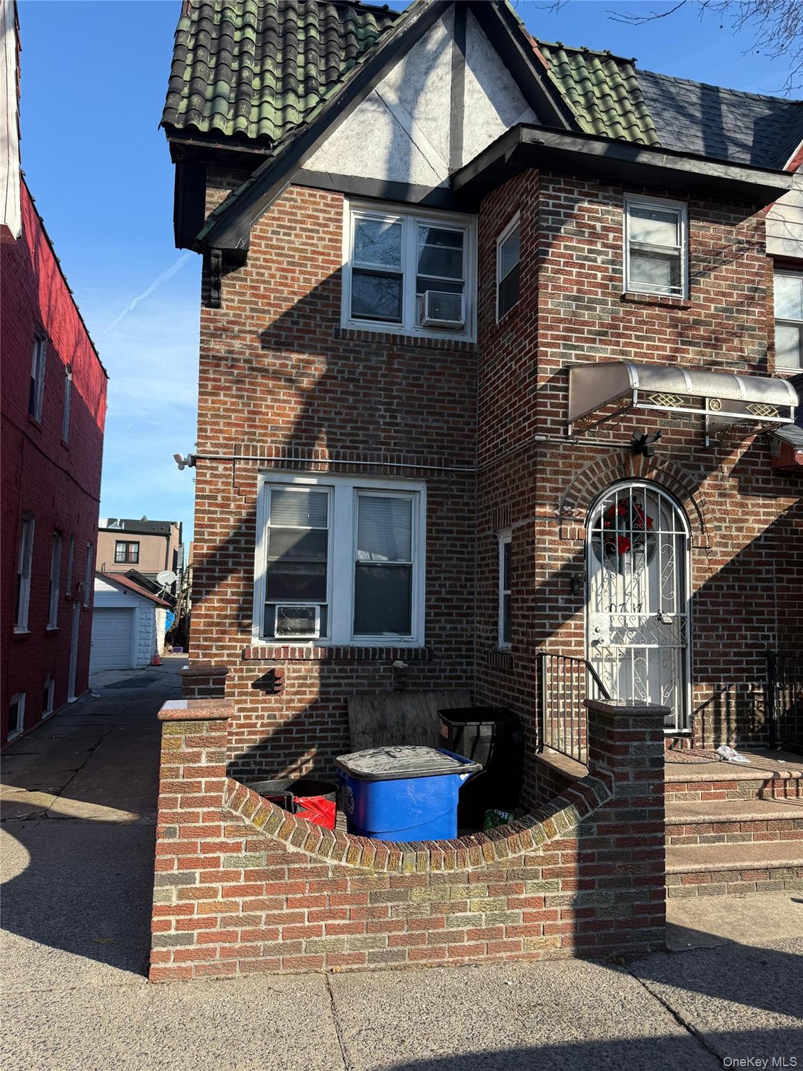 10737 Van Wyck Expressway, Jamaica, NY 11435