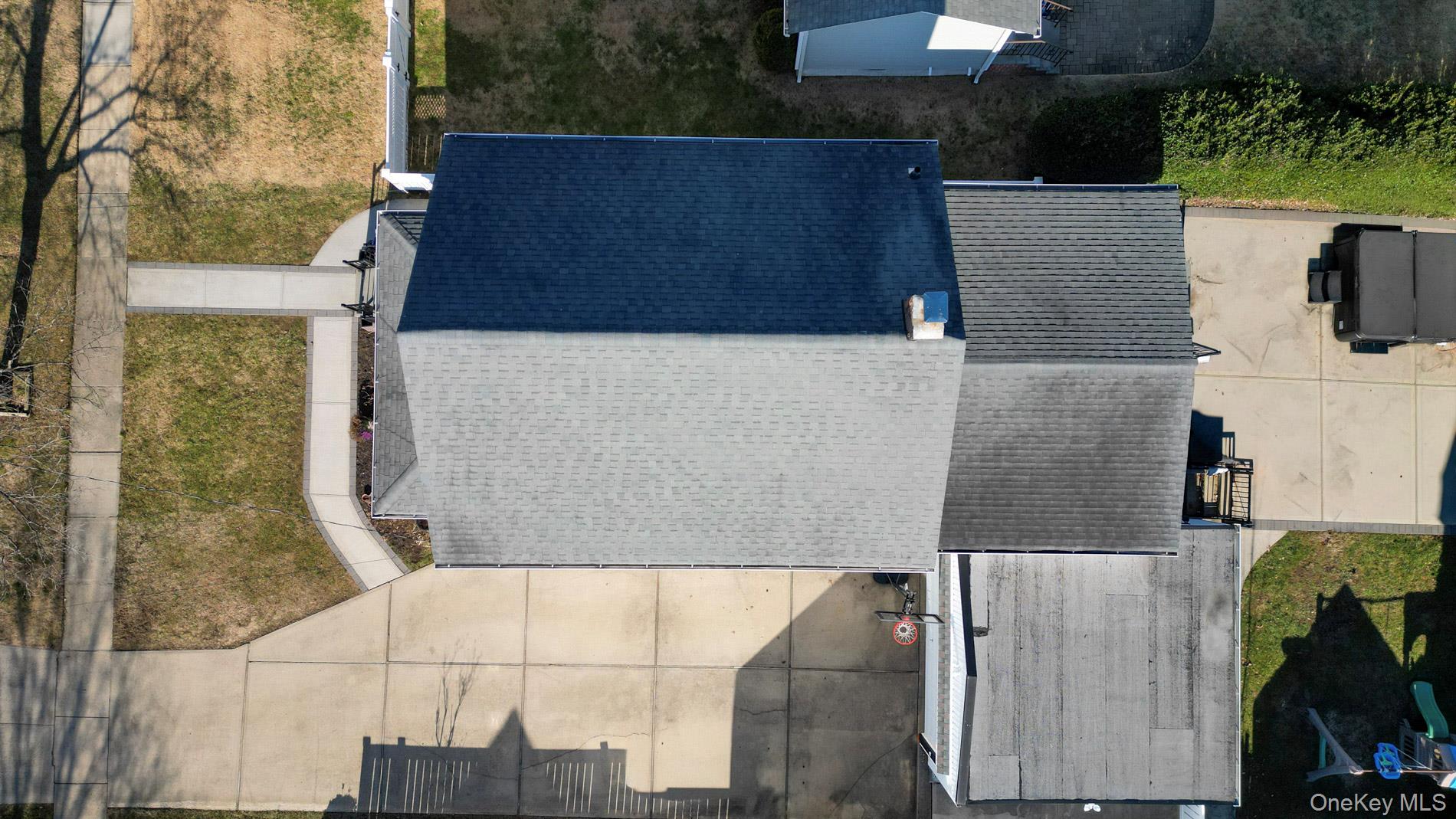 81 Irving Avenue, Floral Park, NY 11001