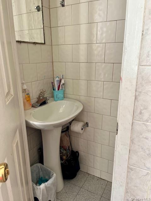 10214 85th Drive, Richmond Hill North, NY 11418