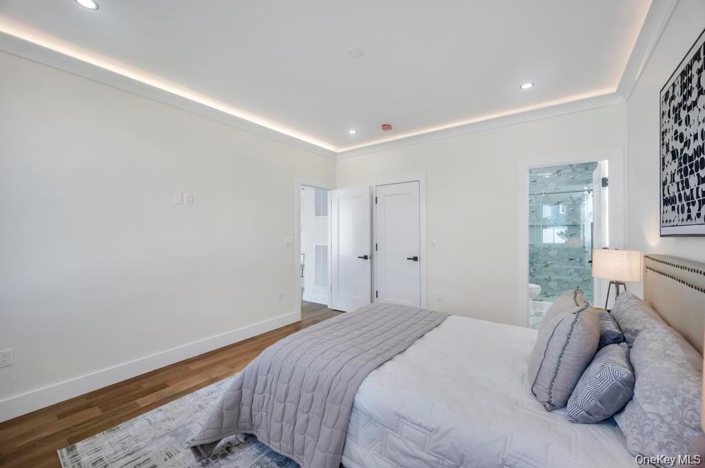 8 Table Lane, Hicksville, NY 11801