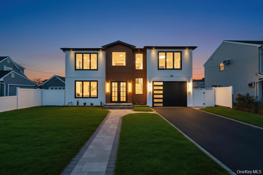 8 Table Lane, Hicksville, NY 11801