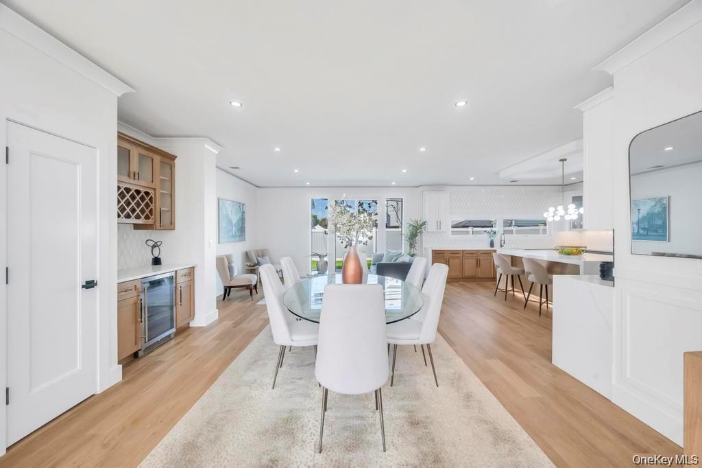 8 Table Lane, Hicksville, NY 11801