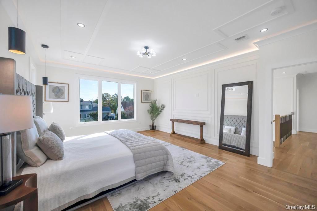 8 Table Lane, Hicksville, NY 11801