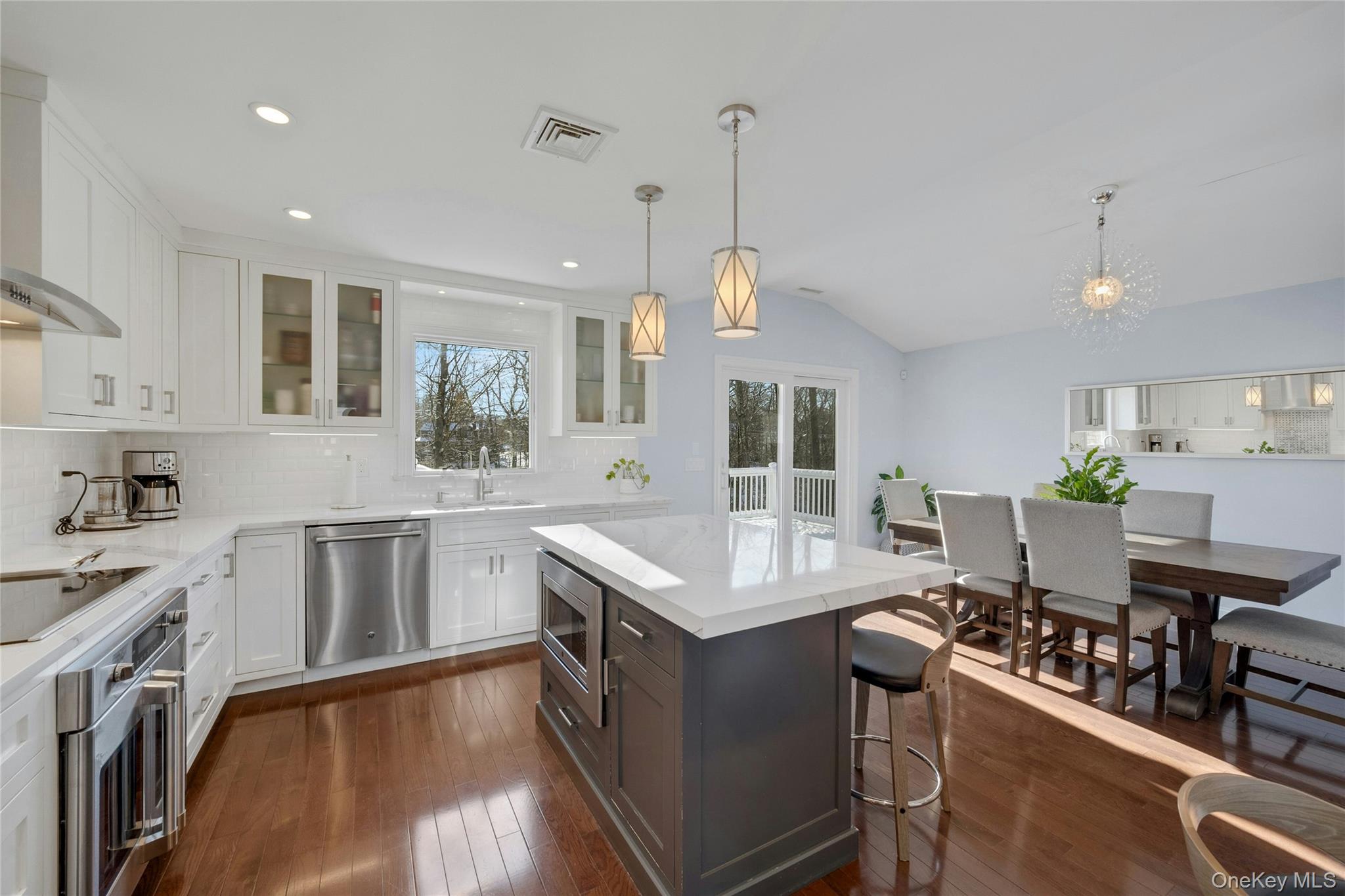 30 Highclere Lane, Valhalla, NY 10595