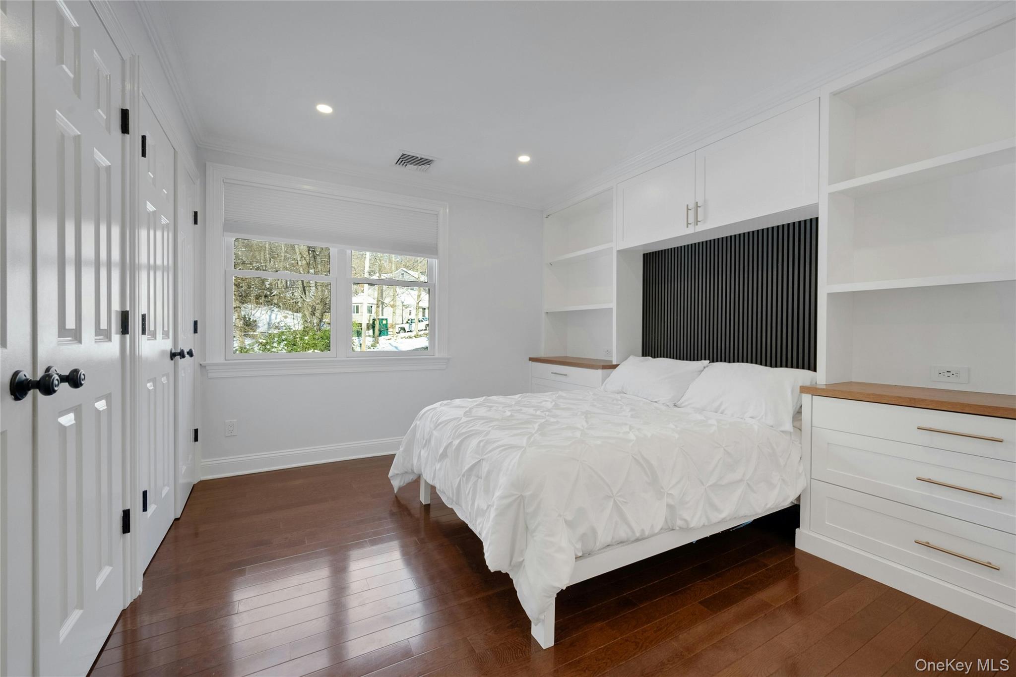 30 Highclere Lane, Valhalla, NY 10595