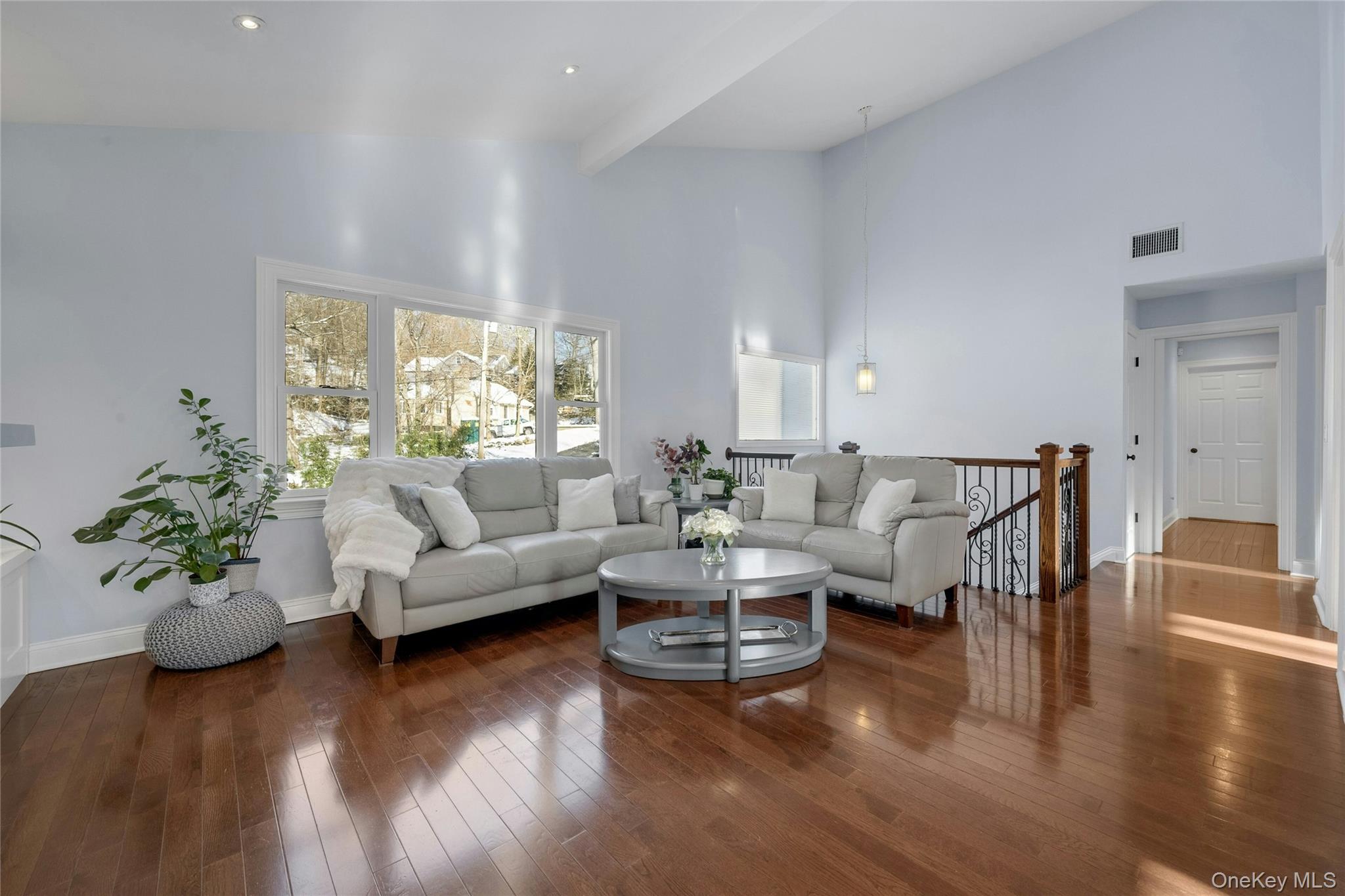 30 Highclere Lane, Valhalla, NY 10595