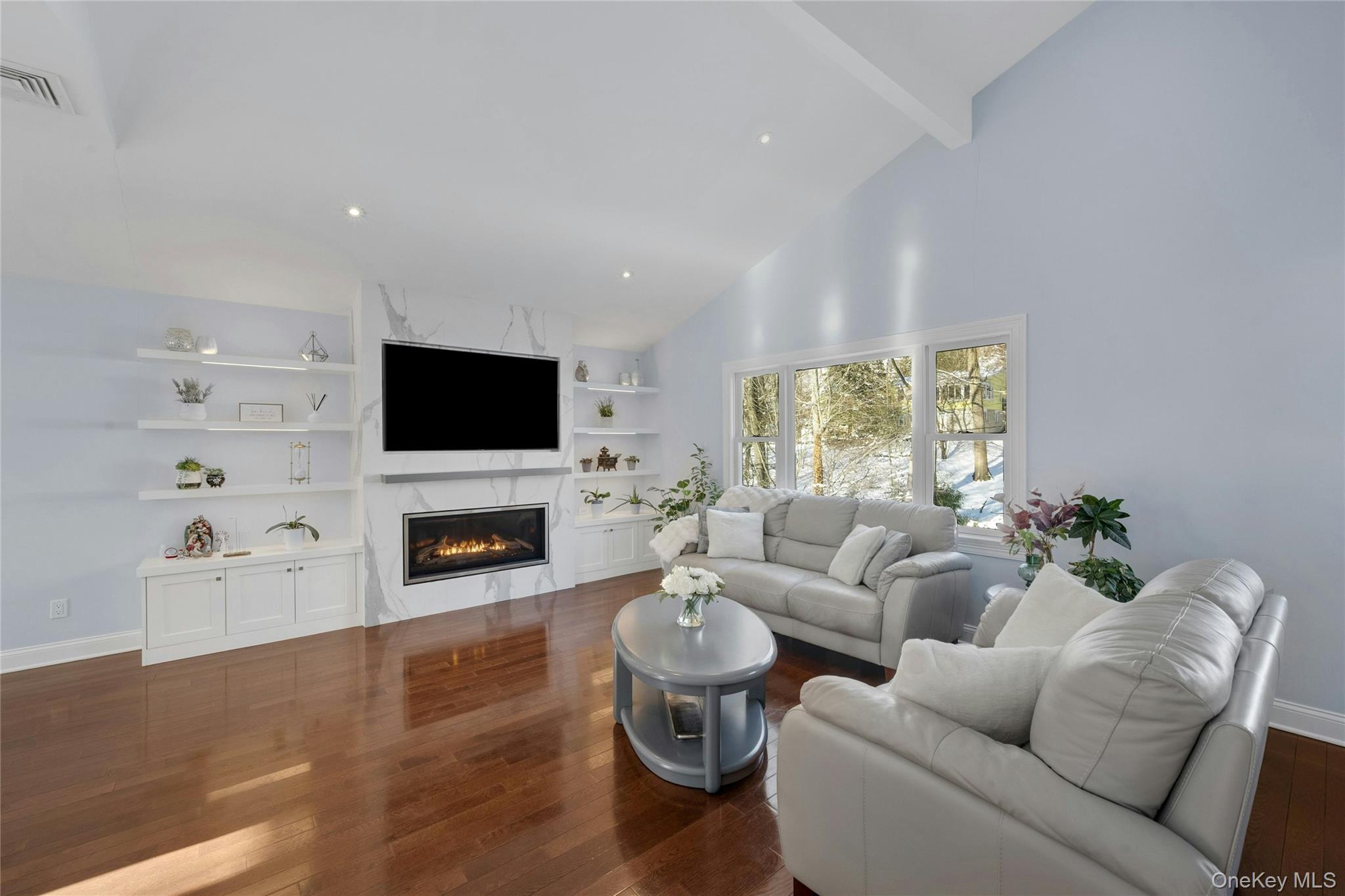 30 Highclere Lane, Valhalla, NY 10595