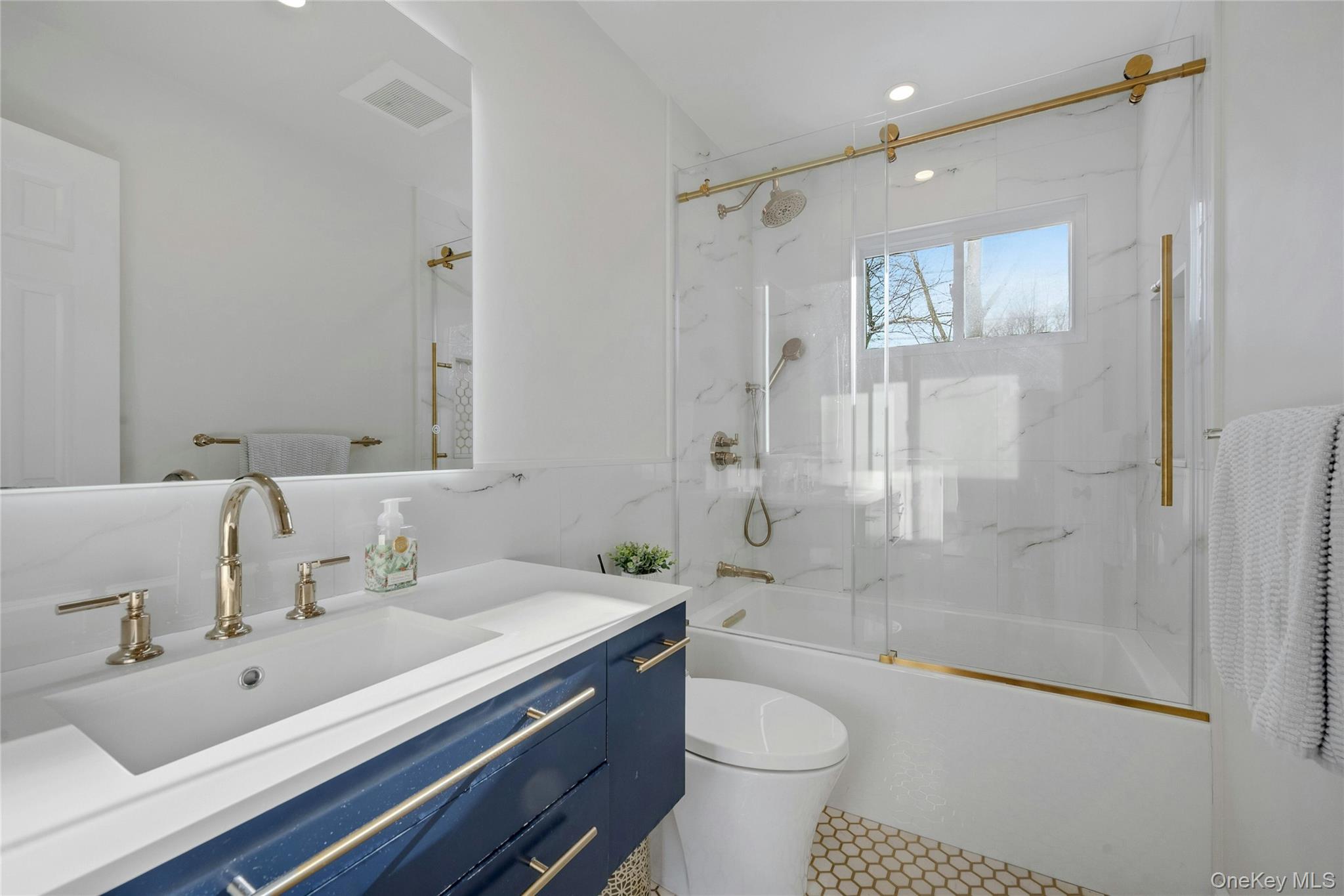 30 Highclere Lane, Valhalla, NY 10595