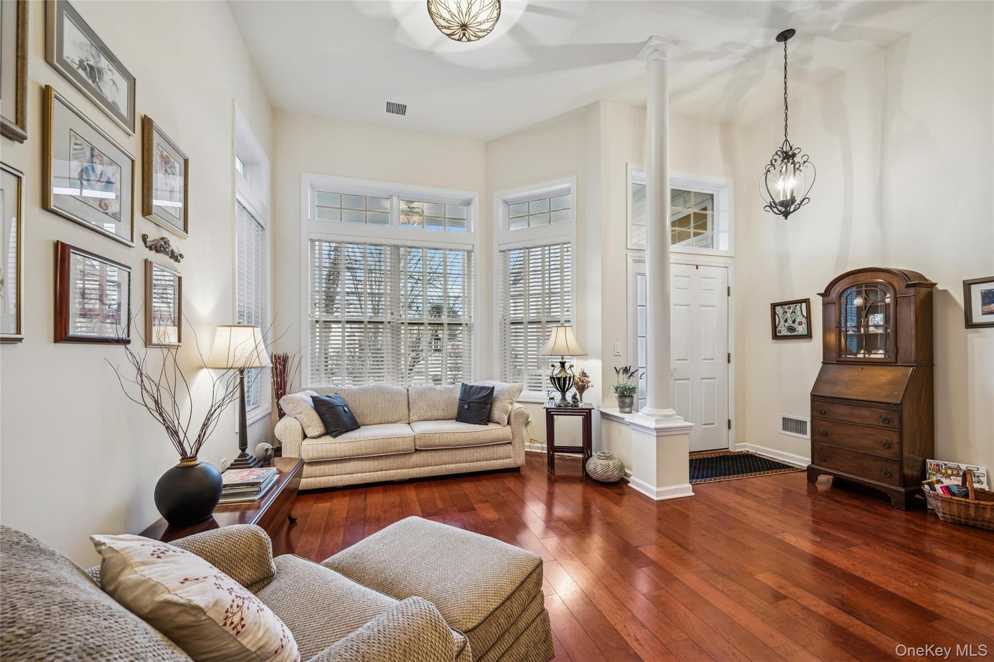 6 Ovation Place, Eastport, NY 11941