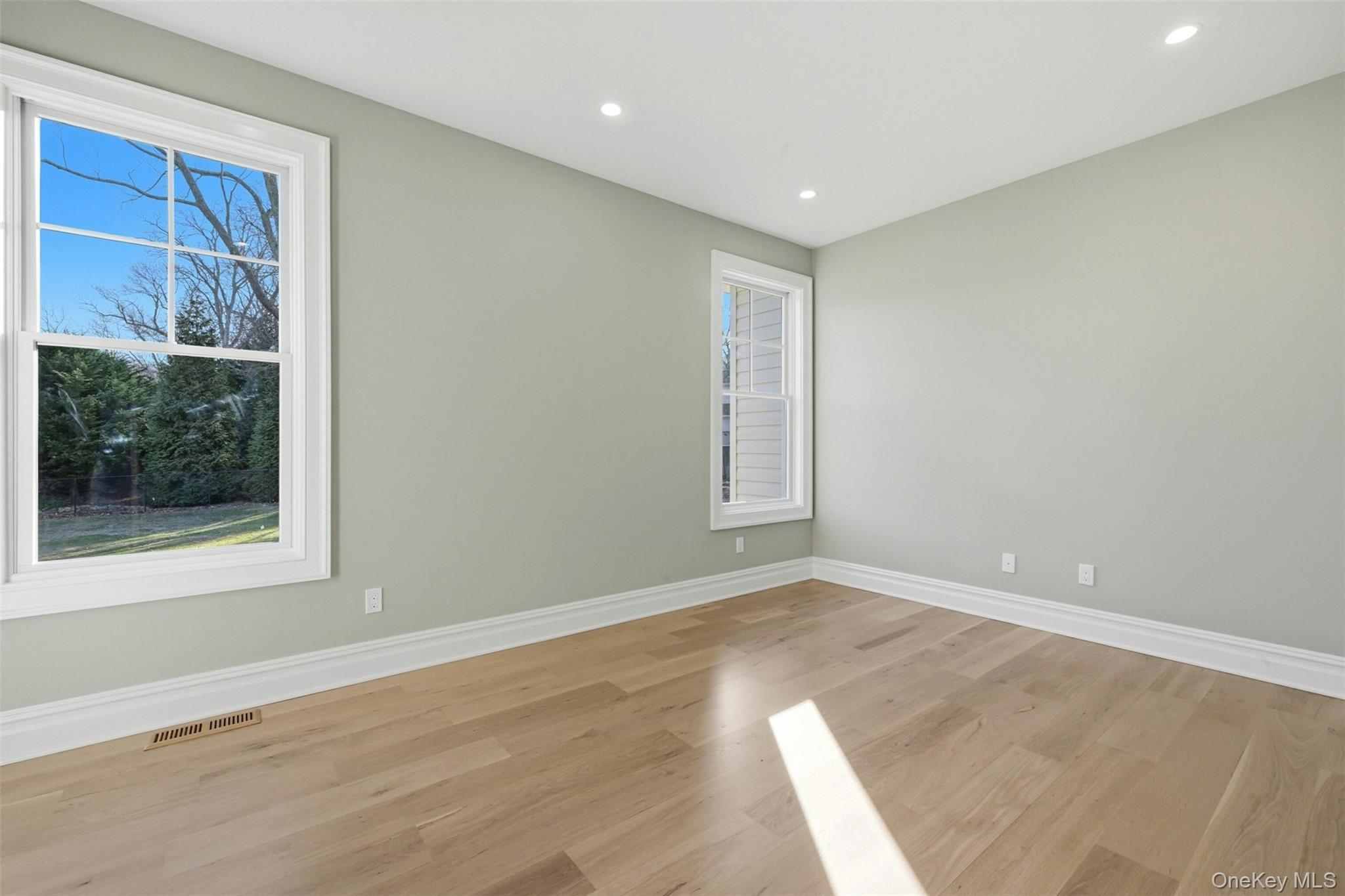 75 Crescent Court, Wading River, NY 11792