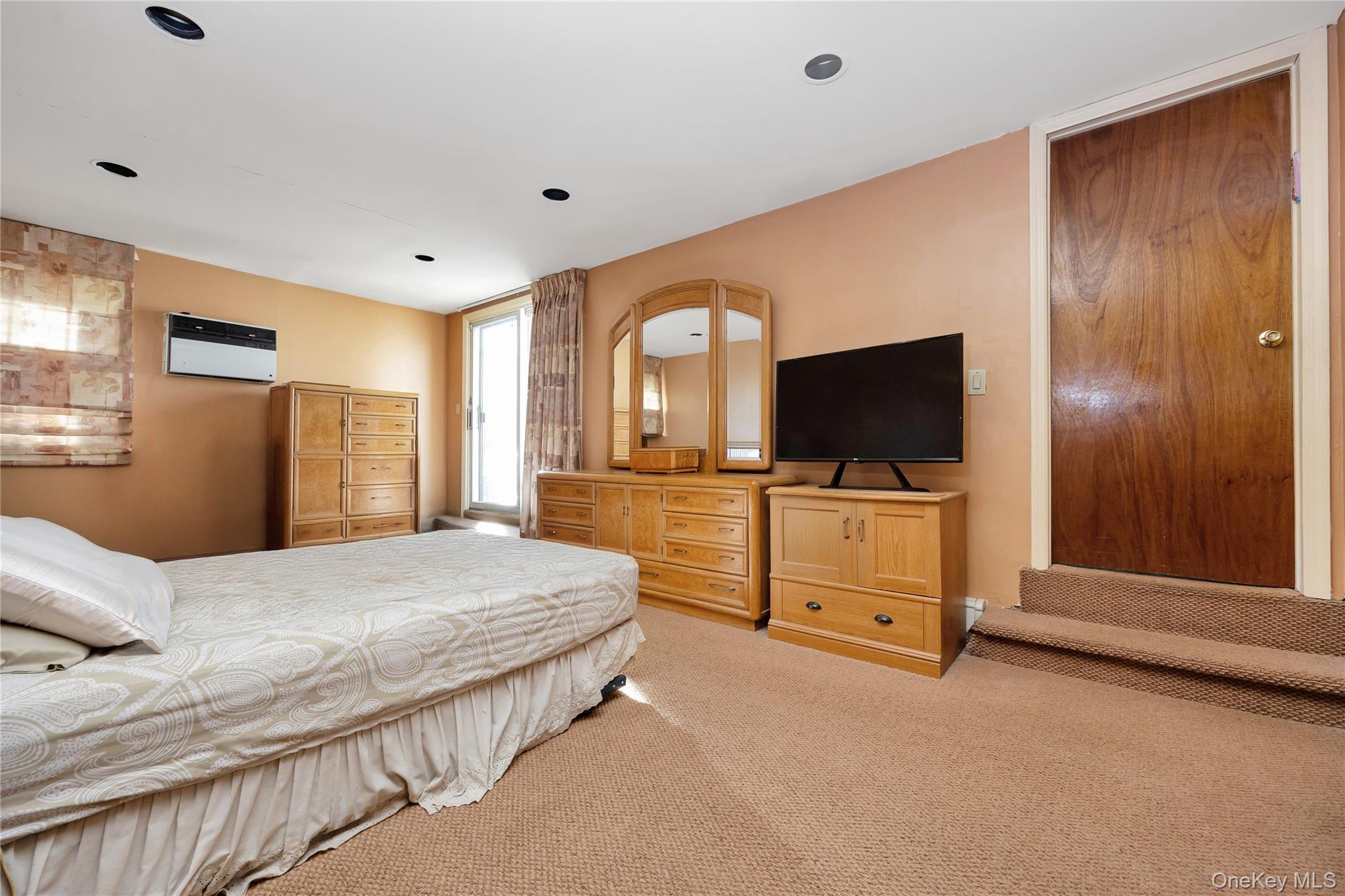 7042 173rd Street, Fresh Meadows, NY 11365