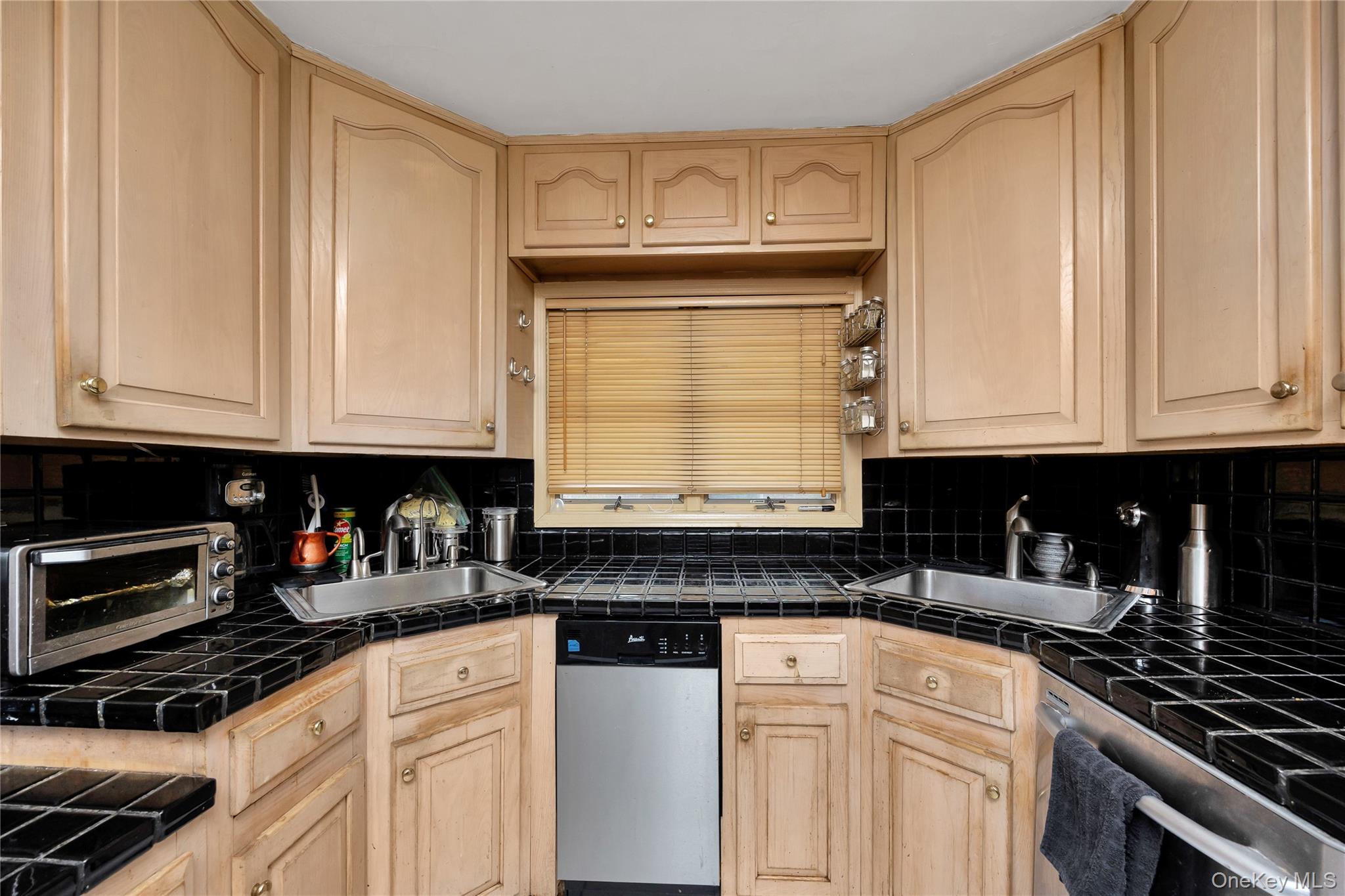 7042 173rd Street, Fresh Meadows, NY 11365