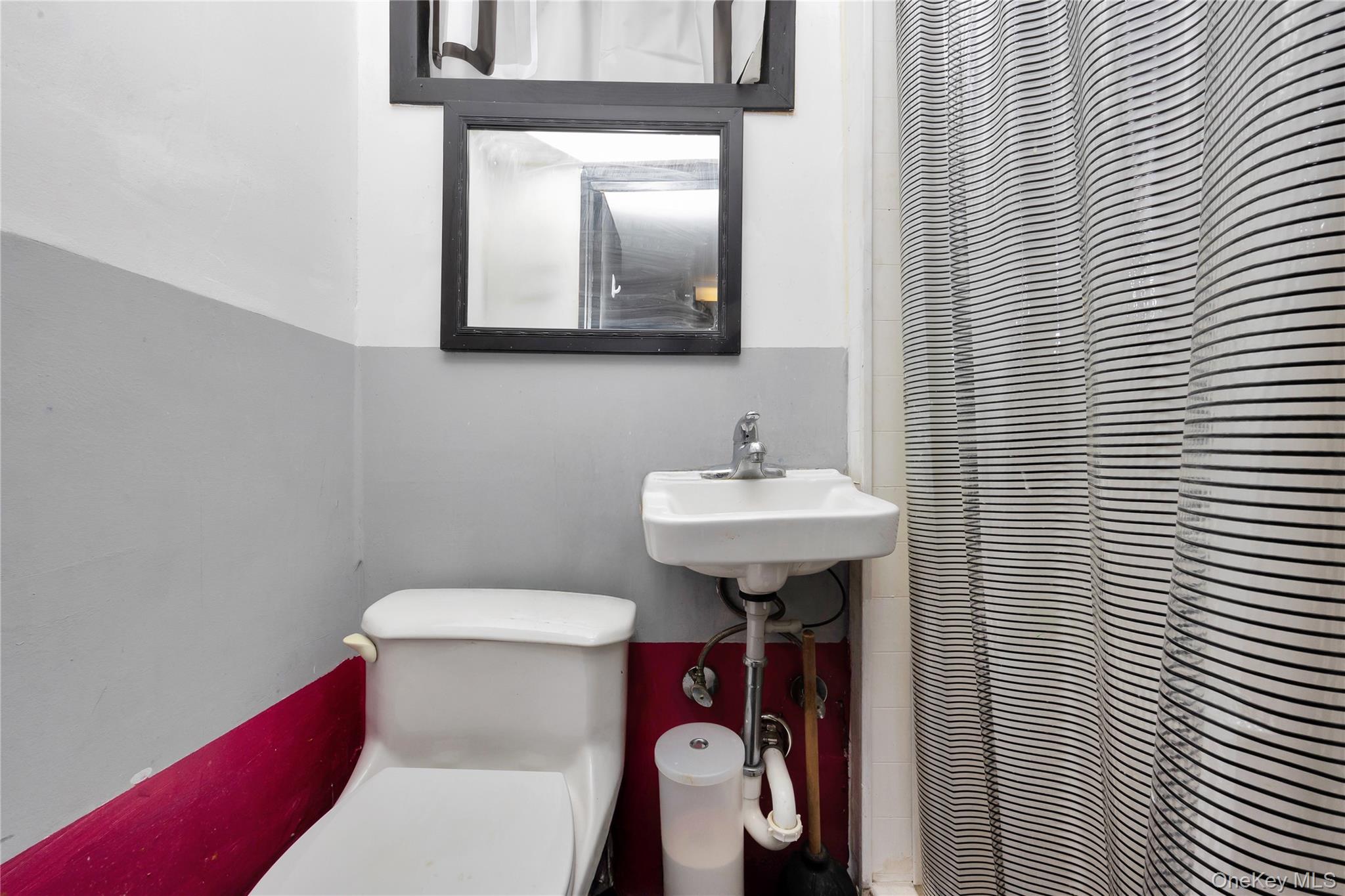 7042 173rd Street, Fresh Meadows, NY 11365